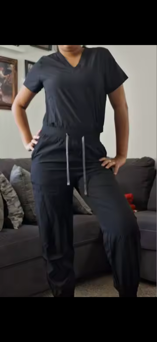 MedMuse Comfort Scrubs – Lightweight & Flexible Fit ✨
